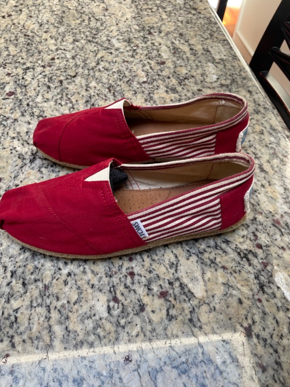 Tom's Classic Red Slip on Shoes 8.5 - Picture 2 of 5